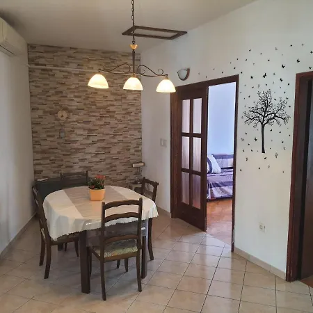 Apartment 2 *